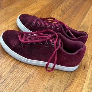 Rare Fila maroon sneakers size 7.5